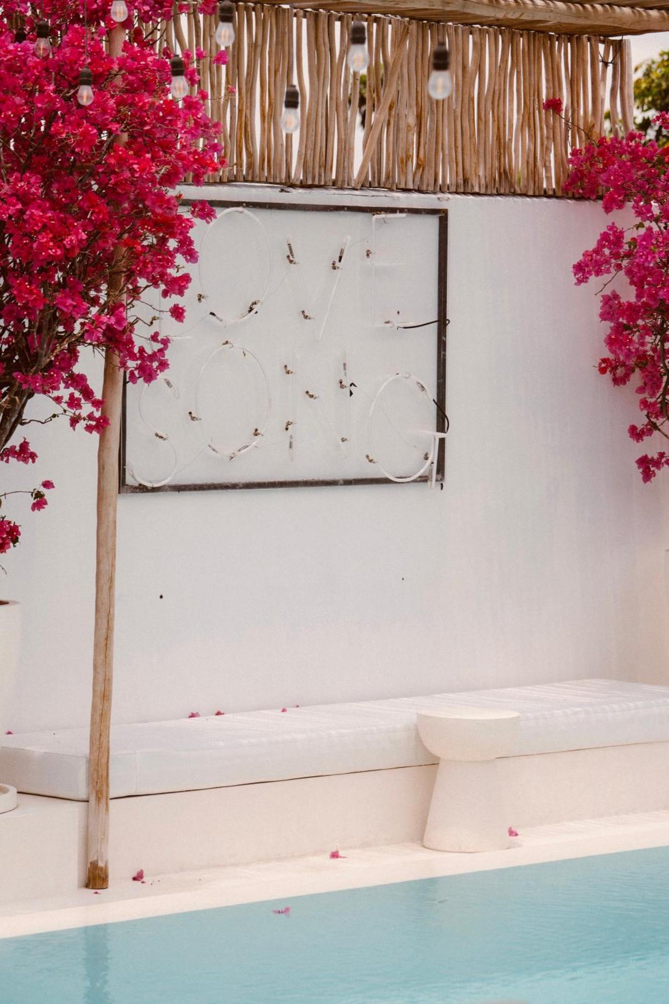Love Song Boutique Hotel Canggu Exteriör bild